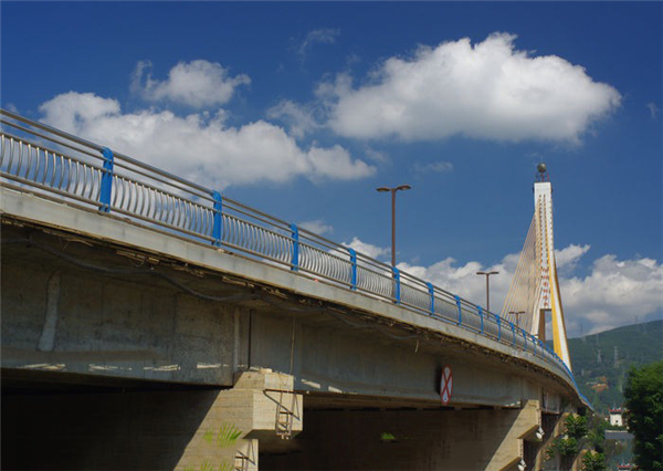 乌兰察布304不锈钢桥梁护栏：安全、耐用与美观的完美结合