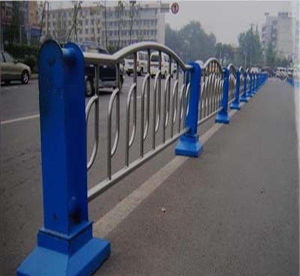 乌兰察布不锈钢防撞栏杆生产制造工艺